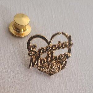 Special Mother Vintage Heart Mom Lapel Pin Brooch